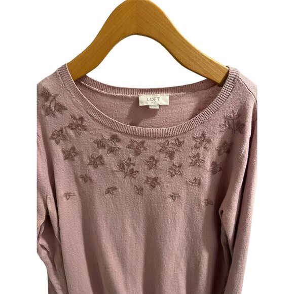 ๐ 2/$20 ๐ Light Mauve Long Sleeve Sweater with Embroidered Flowers sz M - Picture 4 of 6
